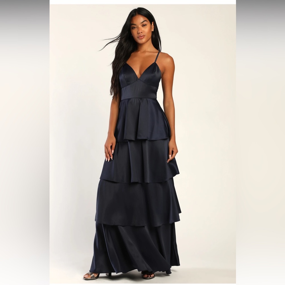 Lulus‎ Navy Blue Satin Going W/Elegance Open Back Deep V-Neck Tiered Gown NWOT M